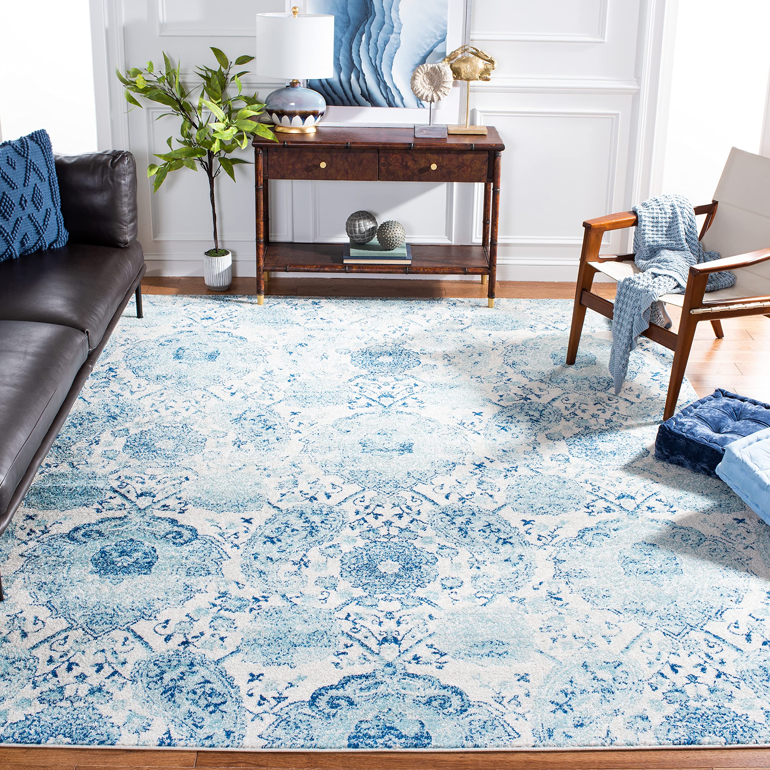 SAFAVIEH Madison Collection Area Rug - 5'3" x 7'6", Cream & Light Grey, Boho Chic Glam Paisley Design, Non-Shedding & Easy Care, Ideal for High Traffic Areas in Living Room, Bedroom (MAD600C)