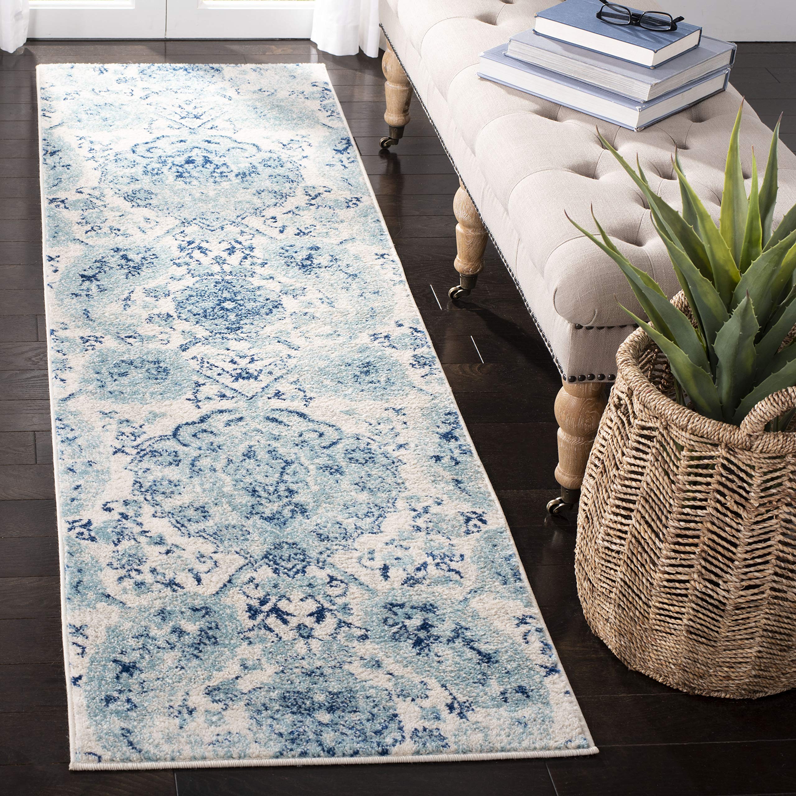 SAFAVIEH Madison Collection Area Rug - 5'3" x 7'6", Cream & Light Grey, Boho Chic Glam Paisley Design, Non-Shedding & Easy Care, Ideal for High Traffic Areas in Living Room, Bedroom (MAD600C)