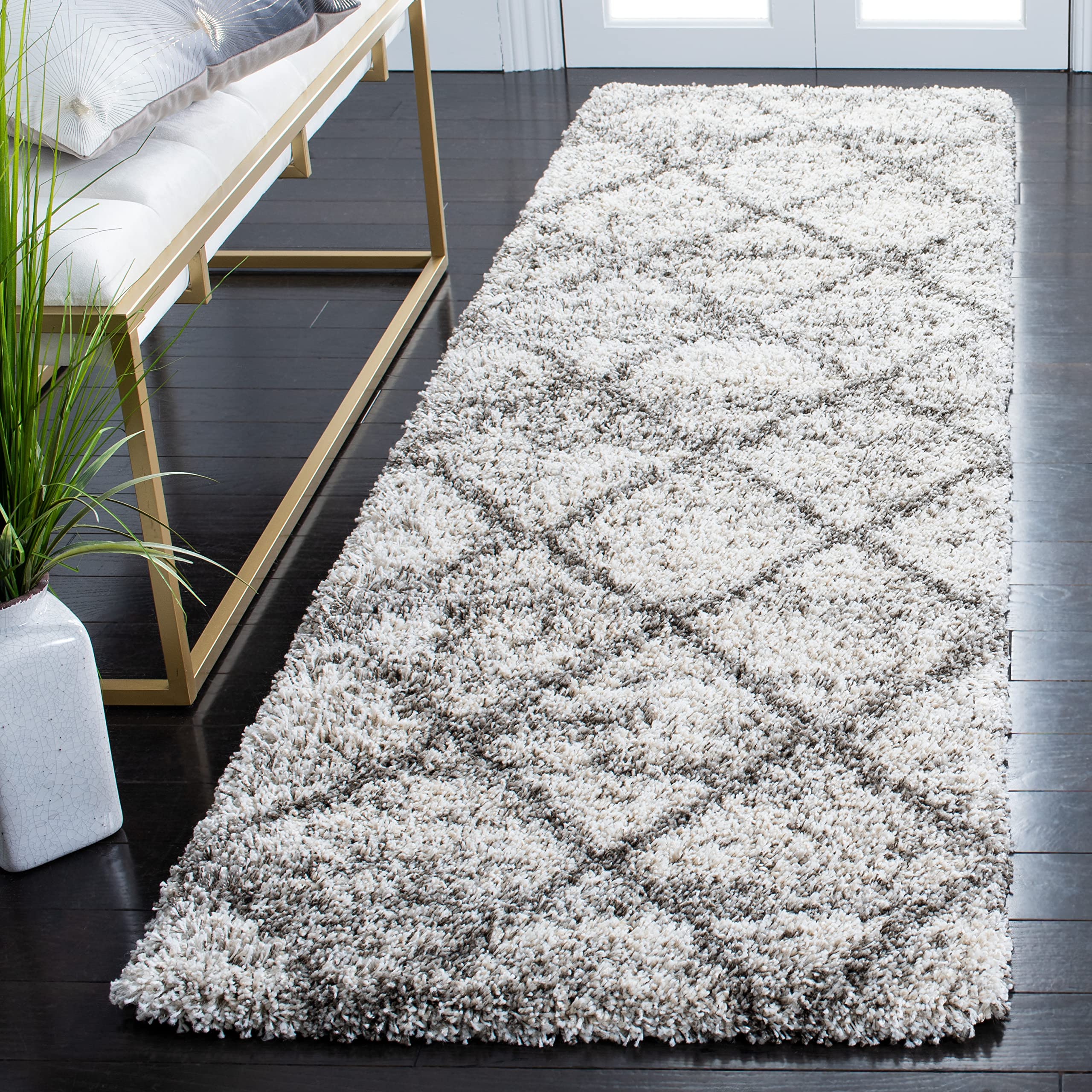 SAFAVIEH Hudson Shag Collection Area Rug - 5'3" x 7'6", Beige & Ivory, Modern Trellis Design, Non-Shedding & Easy Care, 2-inch Thick Ideal for High Traffic Areas in Living Room, Bedroom (SGH281S)