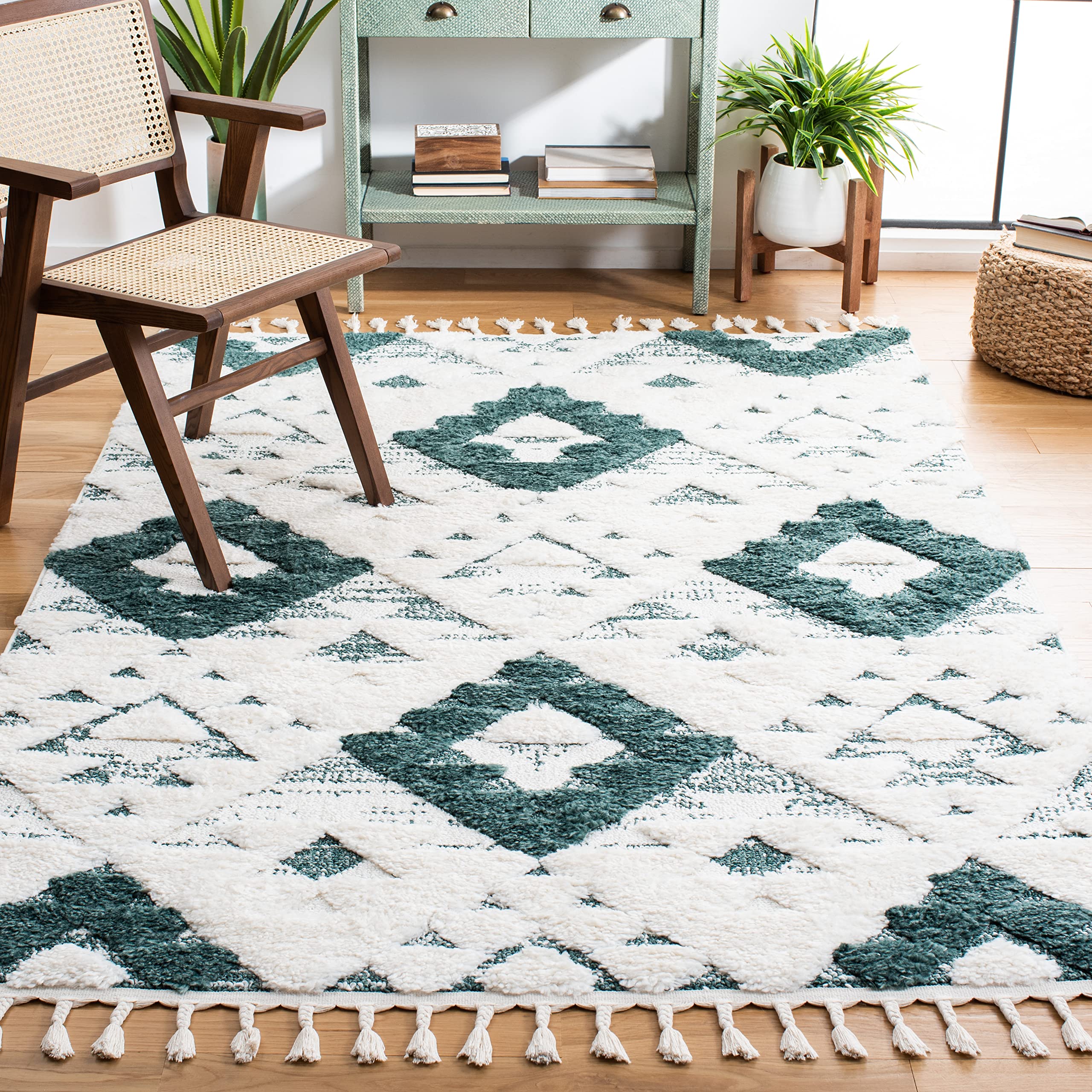 SAFAVIEH Moroccan Tassel Shag Collection Area Rug - 5'3" x 7'6", Ivory, Non-Shedding & Easy to Clean, Plush High-Low Texture, Ideal for Living Room, Bedroom, Dining Space (MTS688C)