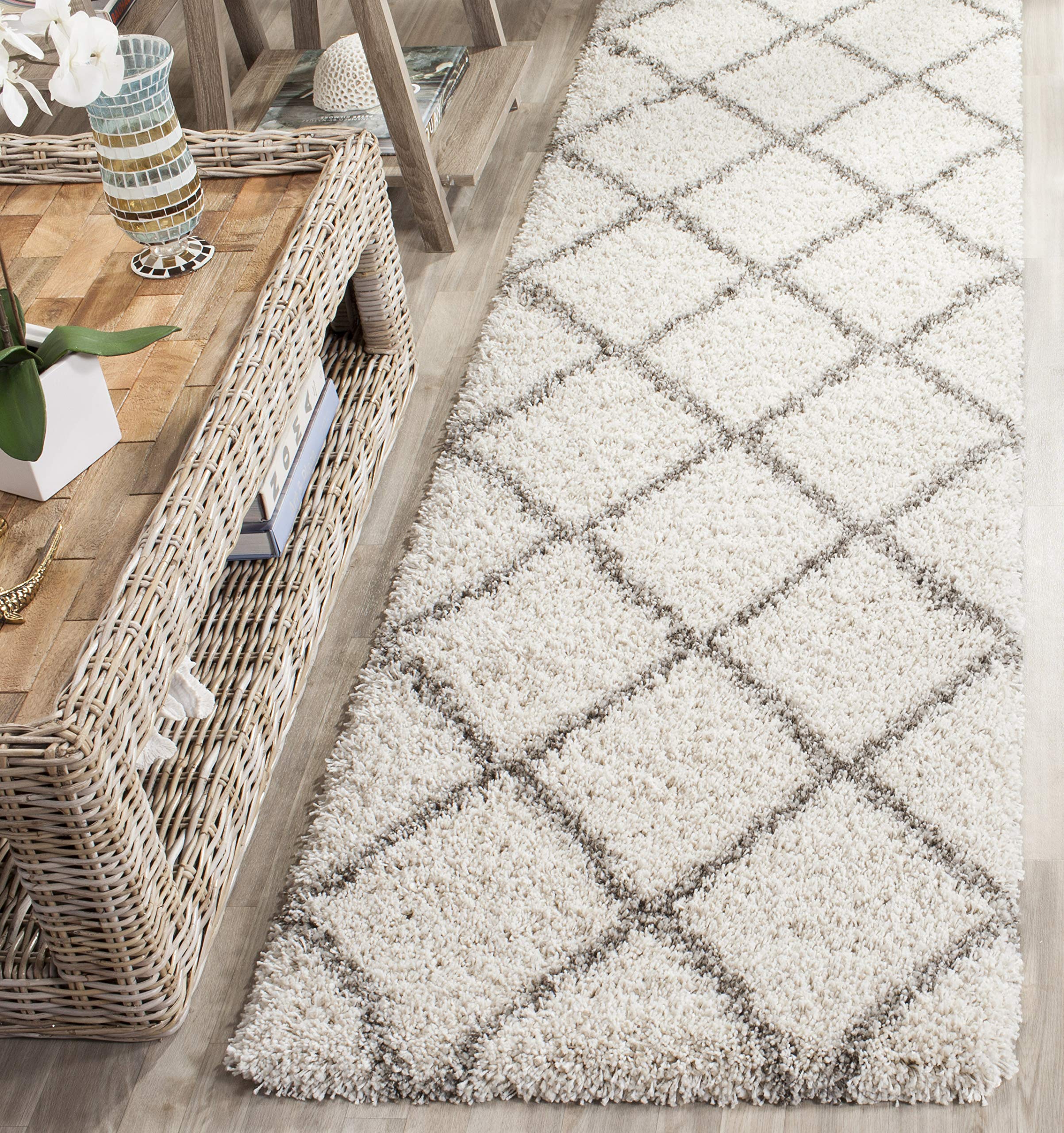 SAFAVIEH Hudson Shag Collection Area Rug - 5'3" x 7'6", Beige & Ivory, Modern Trellis Design, Non-Shedding & Easy Care, 2-inch Thick Ideal for High Traffic Areas in Living Room, Bedroom (SGH281S)