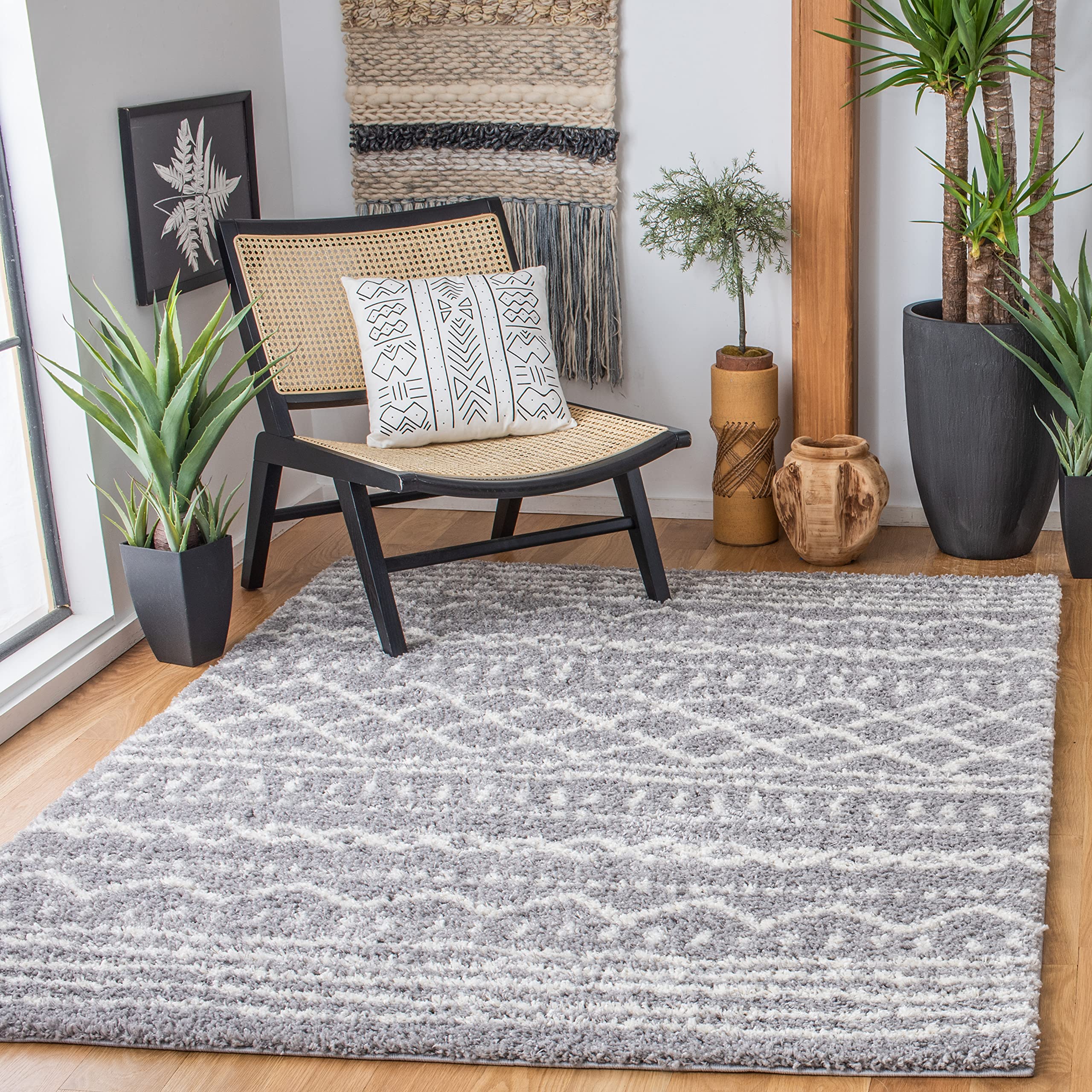 SAFAVIEH Arizona Shag Collection Area Rug - 6'7" x 9'2", Ivory & Beige, Moroccan Boho Design, Non-Shedding & Easy to Clean, Ideal for Living Room, Bedroom, Dining Space (ASG741A)